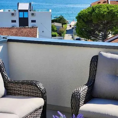 Apartment In Sv. Filip I Jakov 53597 Turanj