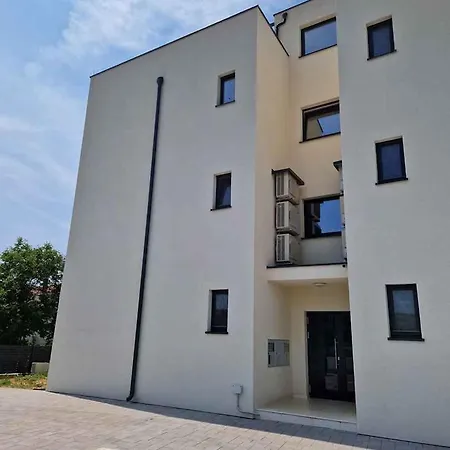 In Sv. Filip I Jakov 53597