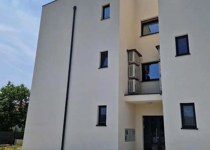 In Sv. Filip I Jakov 53597